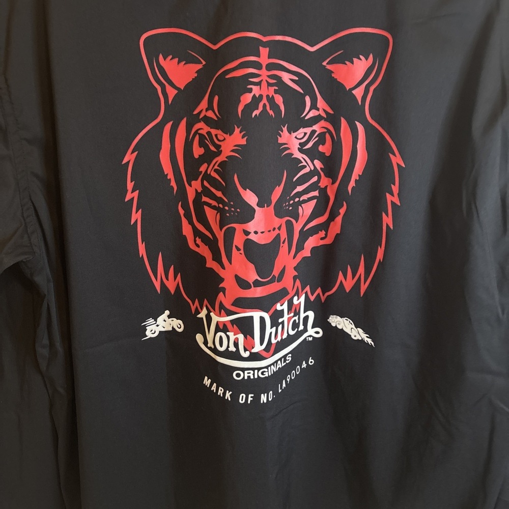 VON DUTCH MEN'S BLACK‎ WITH RED TIGER GRAPHIC SHIRT, SIZE M - Picture 4 of 9